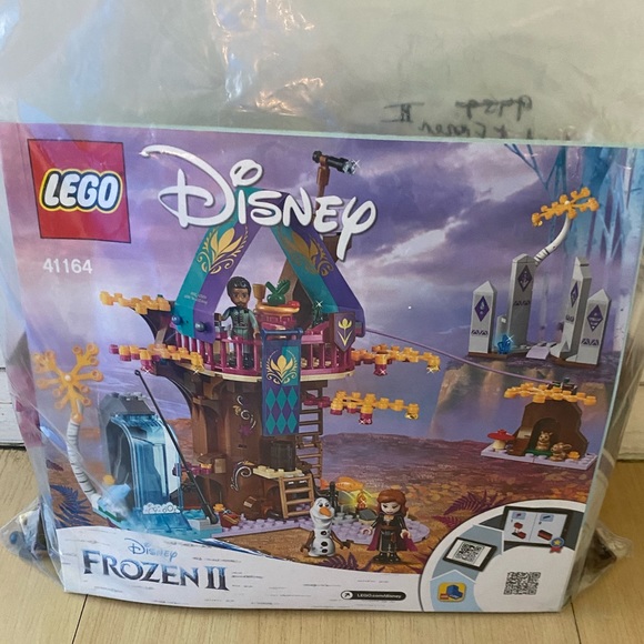 Lego Disney Frozen II treehouse set 41164 - Picture 1 of 2
